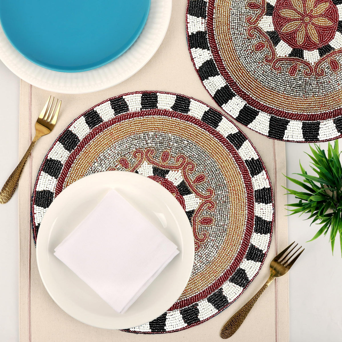 Alpha Living Home 13-Inch Round Beaded Placemat, Set of 1