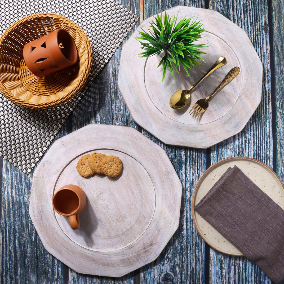Alpha Living Home Acacia Wood Plates Set of 2 Round Wooden Dinner Plates, Charger Serving Tray Lightweight, Natural Dinnerware Dishes for Steak, Snack, Dessert, Cake, Housewarming - White Pecan