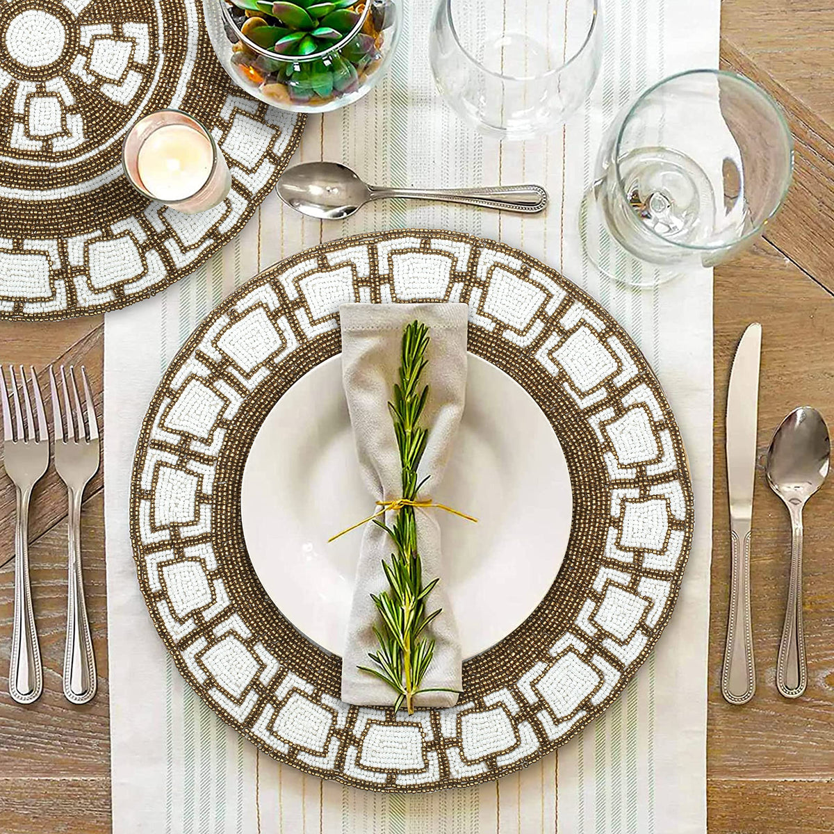 ALPHA Living HOME Round Beaded Placemat – Brown & White, Set of 1